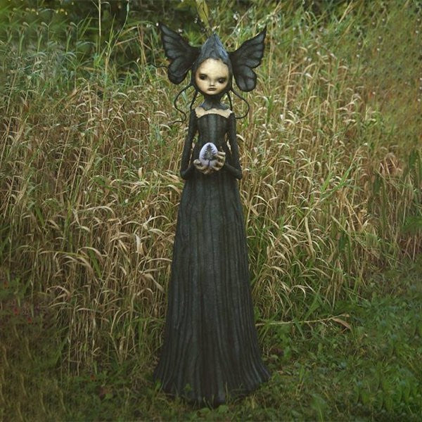 The Dark and Bizarre Art – Creepy Witch Sculptures(Halloween Decoration)